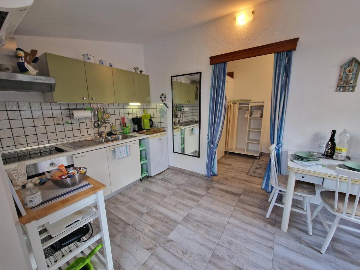 Apartments Rina Ровин Екстериор снимка